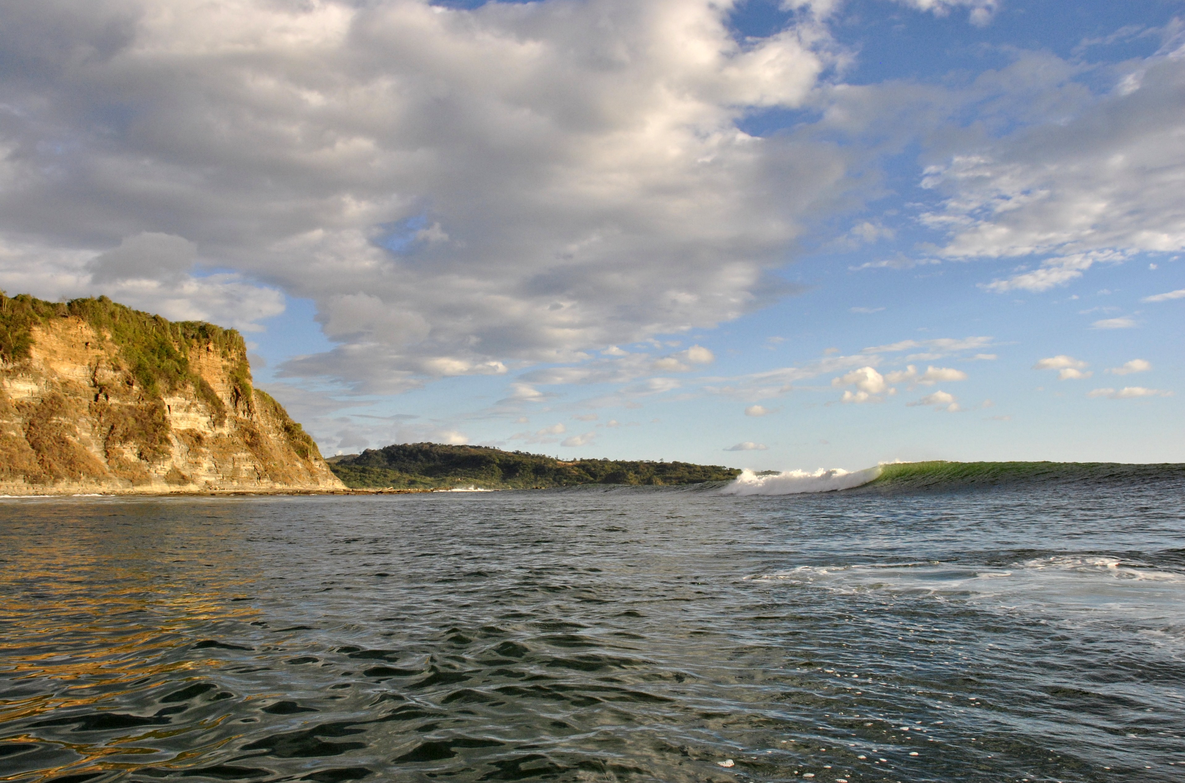 Lances Left  Surfing Nahua