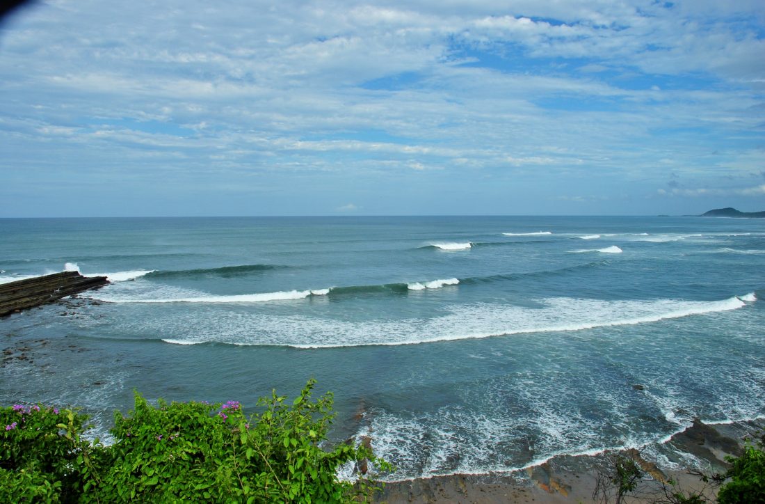 Picture of the left breaking off Magnificent Rock in Nicaragua